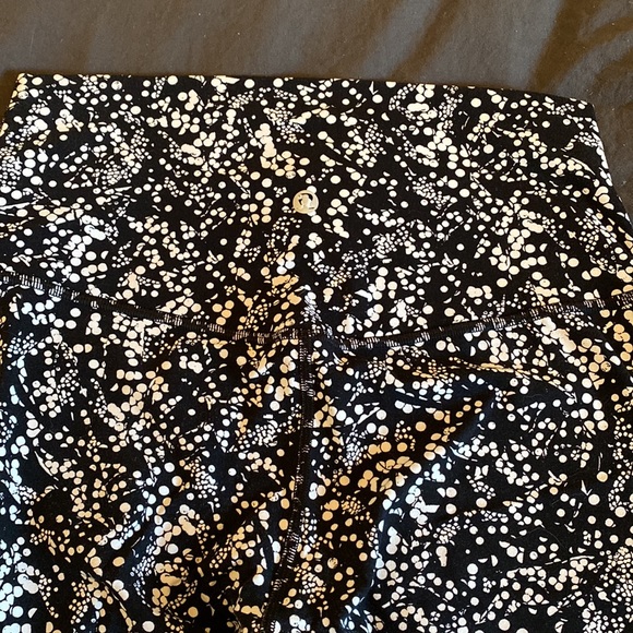 Lululemon Aligns Chirasu Black 6 - Picture 4 of 7